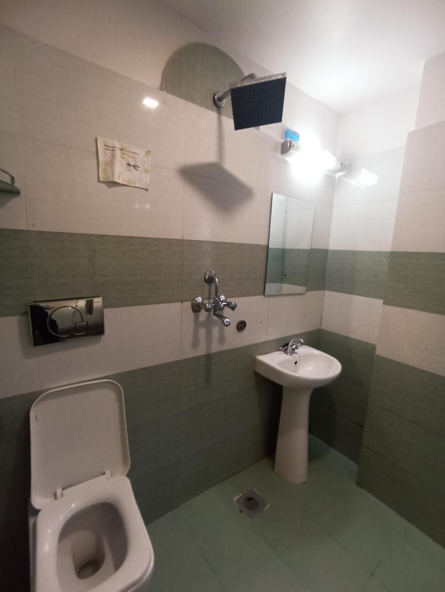 Hotel Prakash International Hetauda Habitación foto