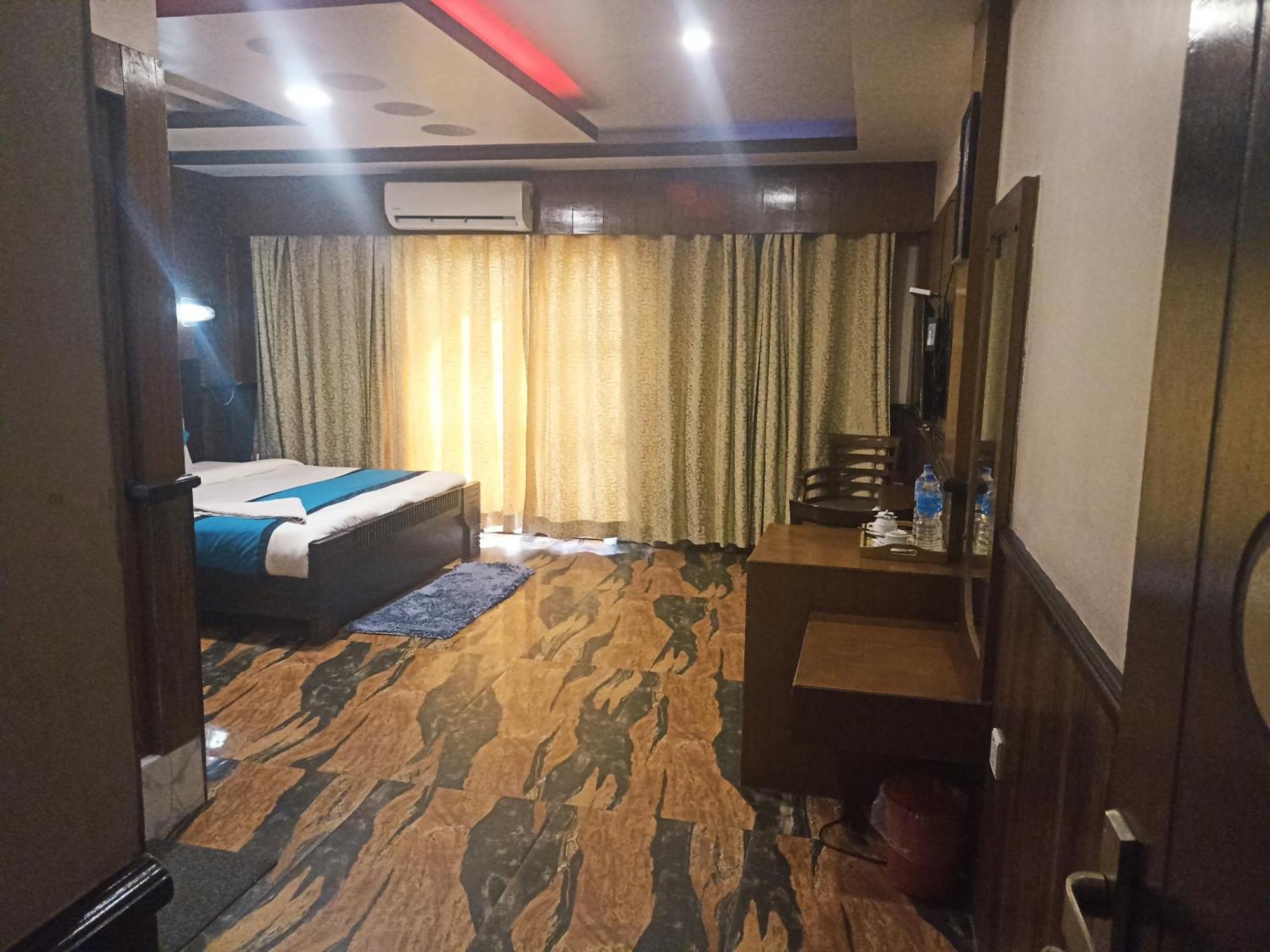 Hotel Prakash International Hetauda Habitación foto